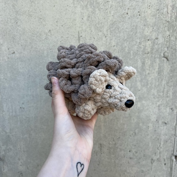 Three hearts and a Hedgehog. Handmade (crochet). Comes from a smoke free home - Picture 5 of 6